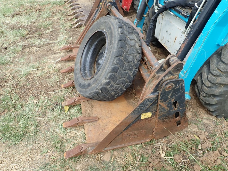 ARIETE Corded Stick Vacuum Cleaner, Red.