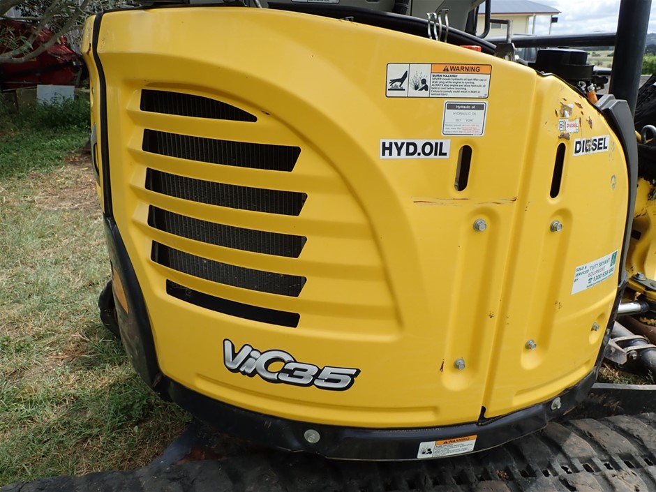 TOYS4FUN Change Up 360 Portable Multi Game System.