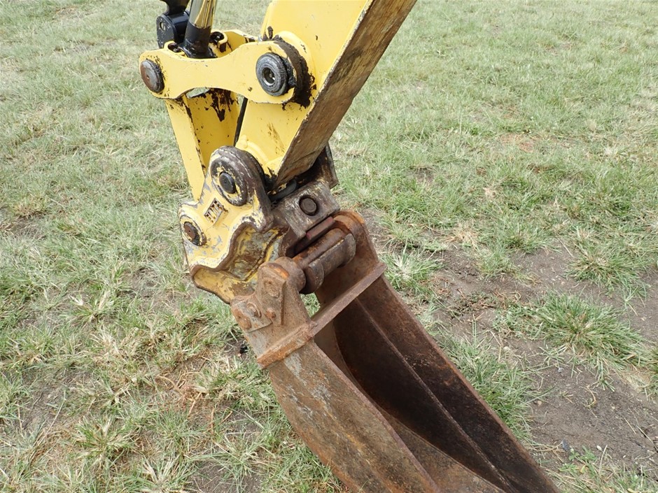 AMAZON BASICS Foldable Metal Wire Dog Crate with Tray, Double Door, 106cm L
