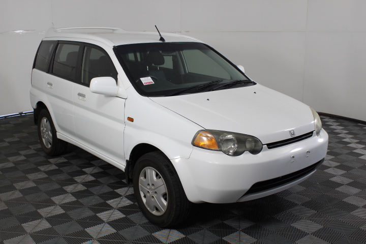 8-9mm Pearl & Swarovski Crystal & Initial Letter 'D' Charm Bracelet