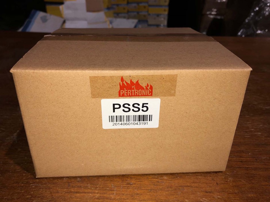 2 x HOTEL GRAND Reversible Cooling Pillow.