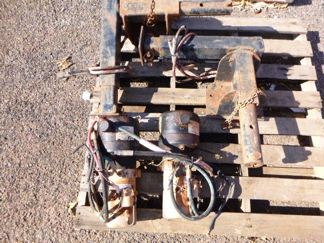 Medium Quality Carry Case Apex Head Screws