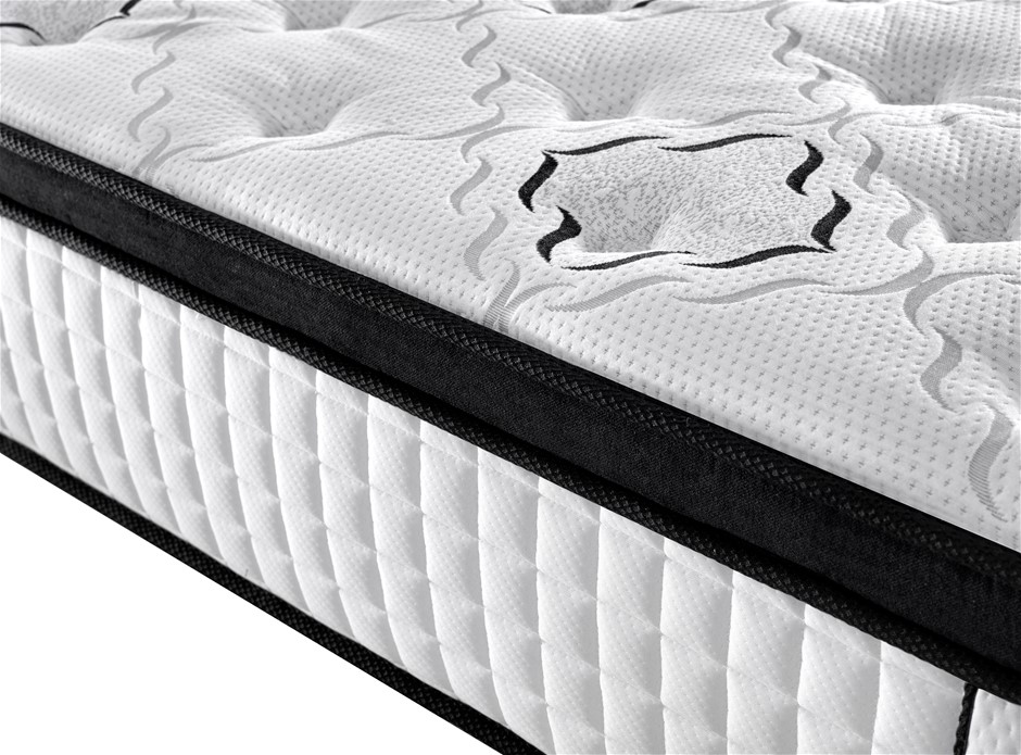 Set of 2 7ft Cow Design Wrought Iron Style Gates (Unused)