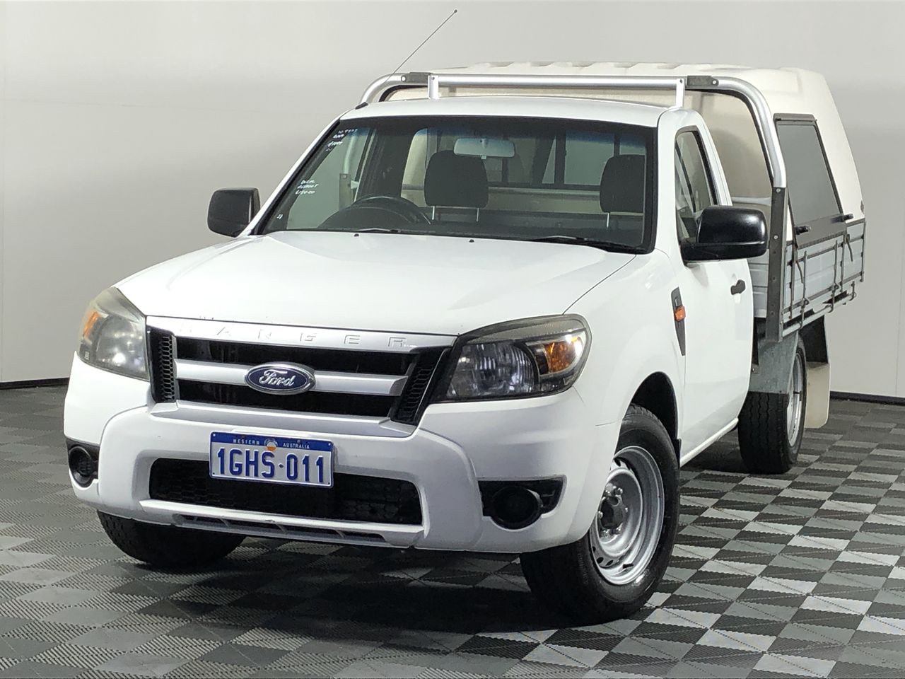 <p>2017 Isuzu CXY 6 x 4 Tipper Truck</p>