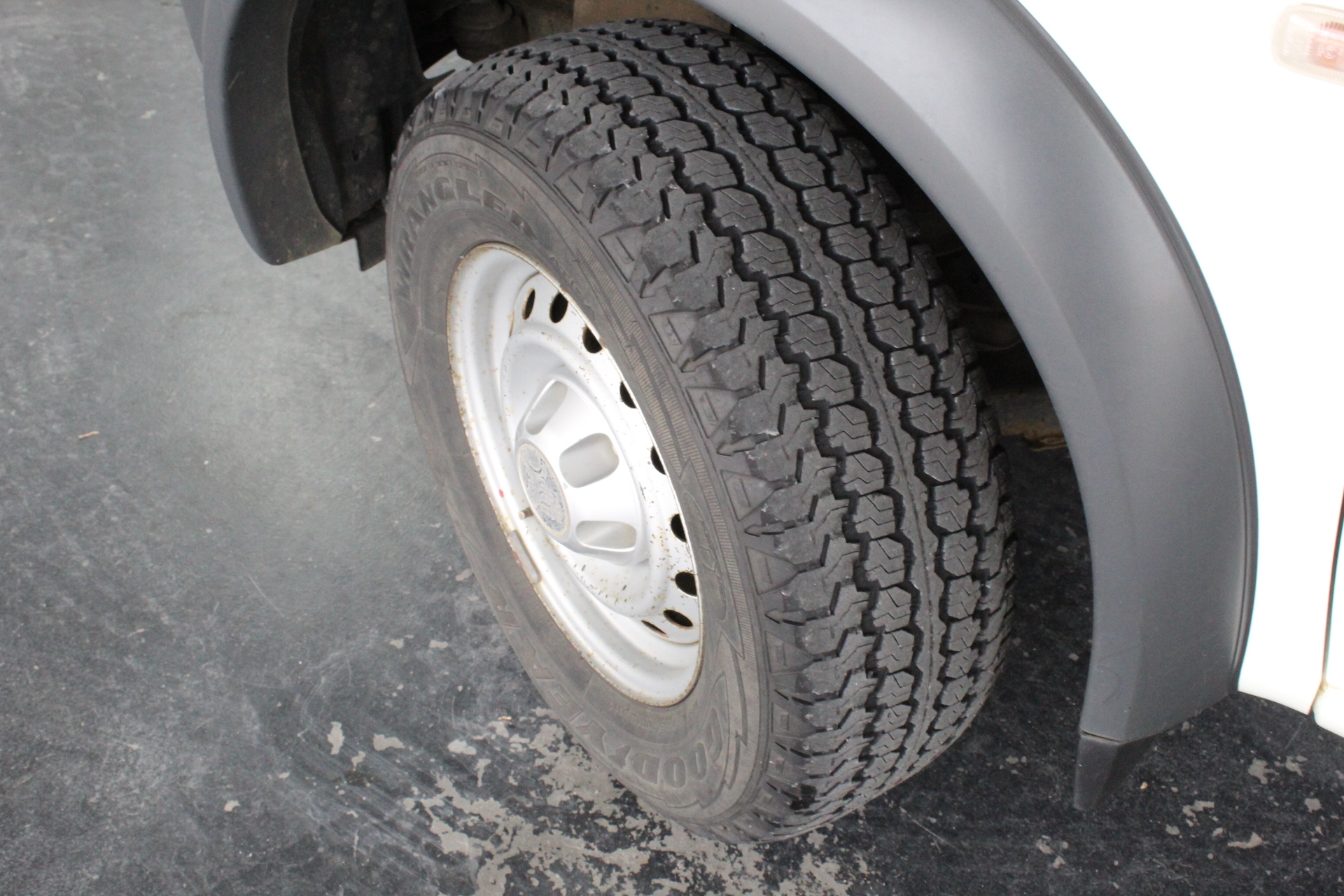 DYSON V15 Detect Absolute Cordless Vacuum Cleaner. NB: Has Been Used & Not