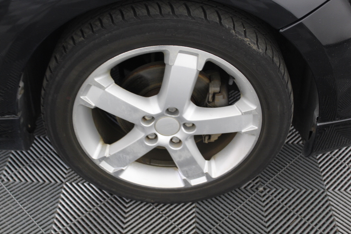 2010 BATHURST WINNER GOLD MEDALLION IN BOX LOWNDES HOLDEN VE COMMODORE