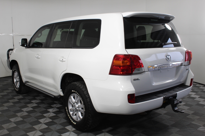 1966 AUSTRALIA FIRST & LAST QUEEN ELIZABETH SILVER ROUND FIFTY CENTS