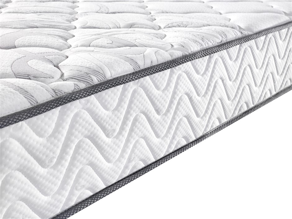 0.16 Carat White 4 round diamonds