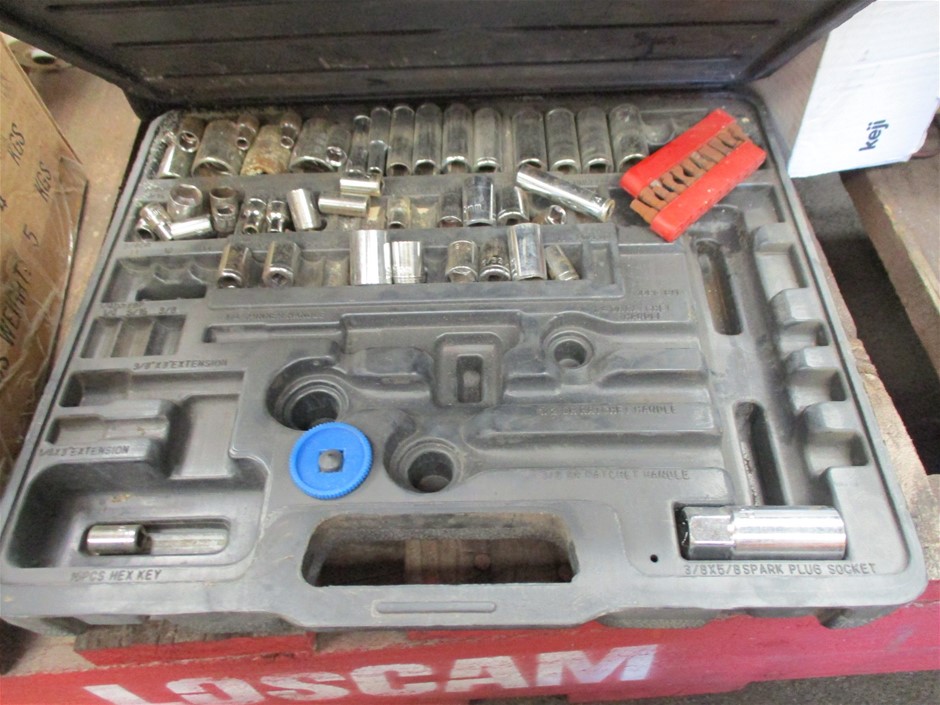 Waterproof  Watch Barrel Shaped Transparent Red Color Quartz Watch Popular