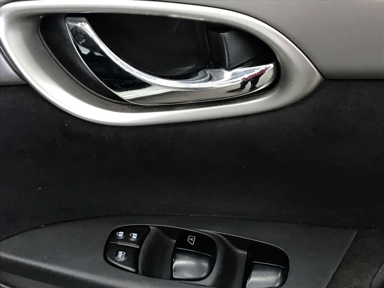 AKG N9 Hybrid Noise Cancelling Over-Ear Headphone, Black.