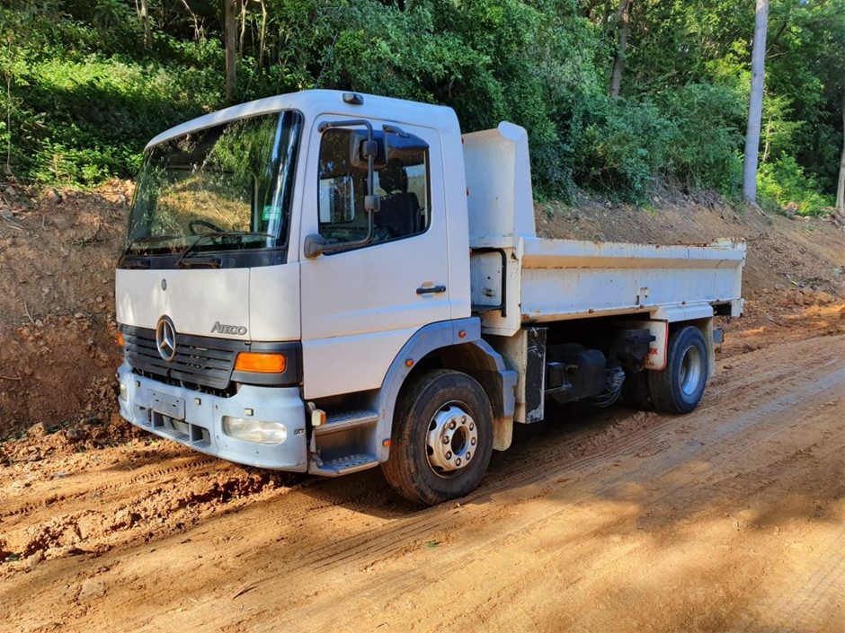 Yellow Gold Natural Garnet Ring with Valuation