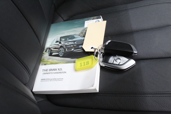 Evans & Tate Hullabaloo Shiraz 2017 (6x 750mL) Margaret River