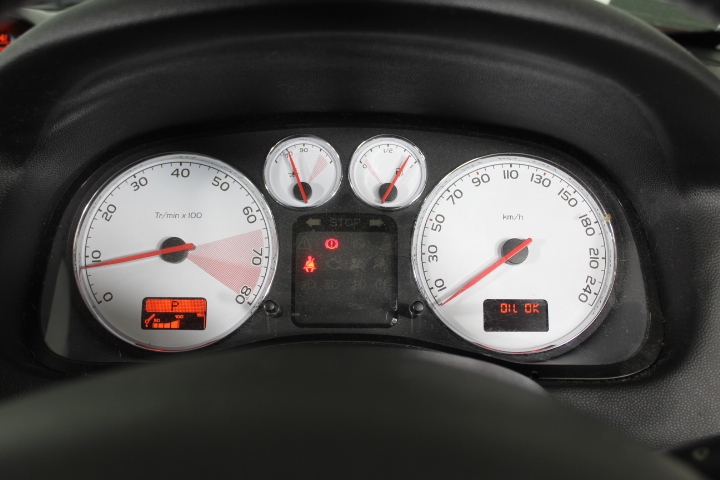 Stunning Rhodium Plated Champagne Crown Heart Ring - US Size 7