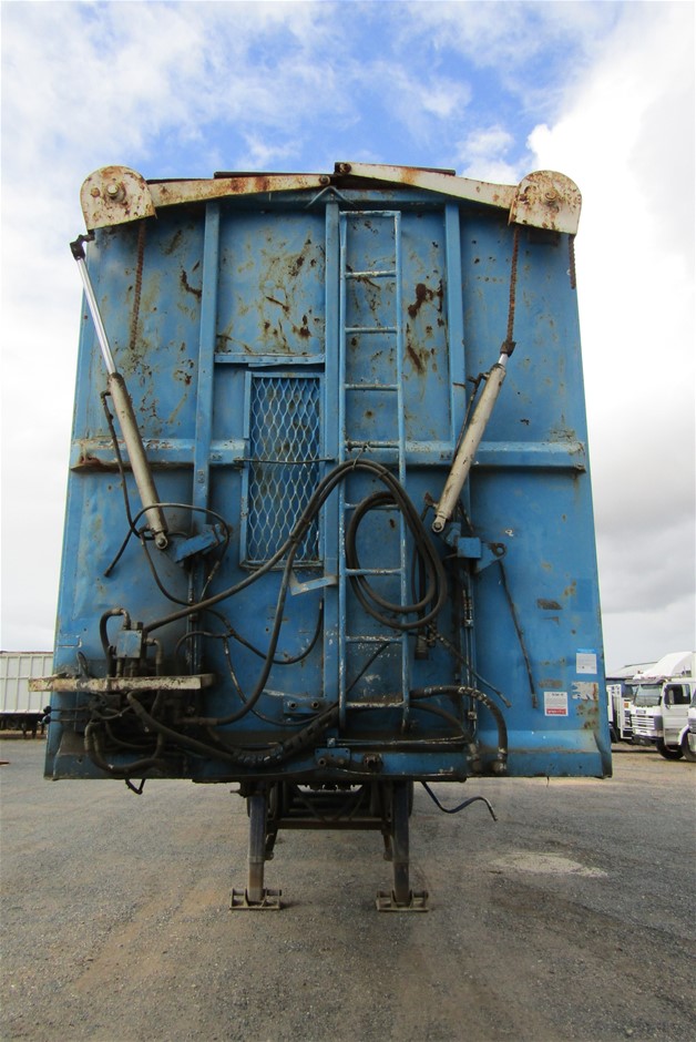 LODGE Cast Iron Skillet, 20.3cm Diameter, Black.