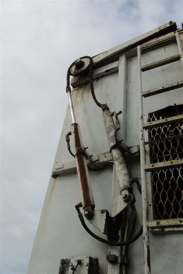 TEFAL UltraGlide Anti-Calc Plus, Blue, Up To 45g/min Steam Output, FV5873.