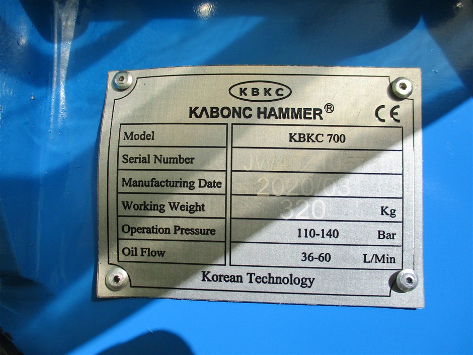 VERSACE CATWALK The Complete Collections By THAMES & HUDSON, Hard Cover Boo