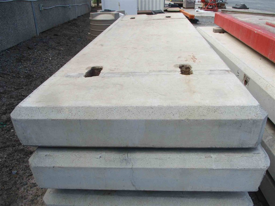 20 x SIGNATURE Natural Spring Water, 1.5L Bottles.