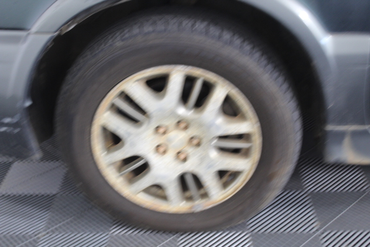 BULK PACK - 10 x 5mm Christmas Earrings (5 x Green, 5 x Red)