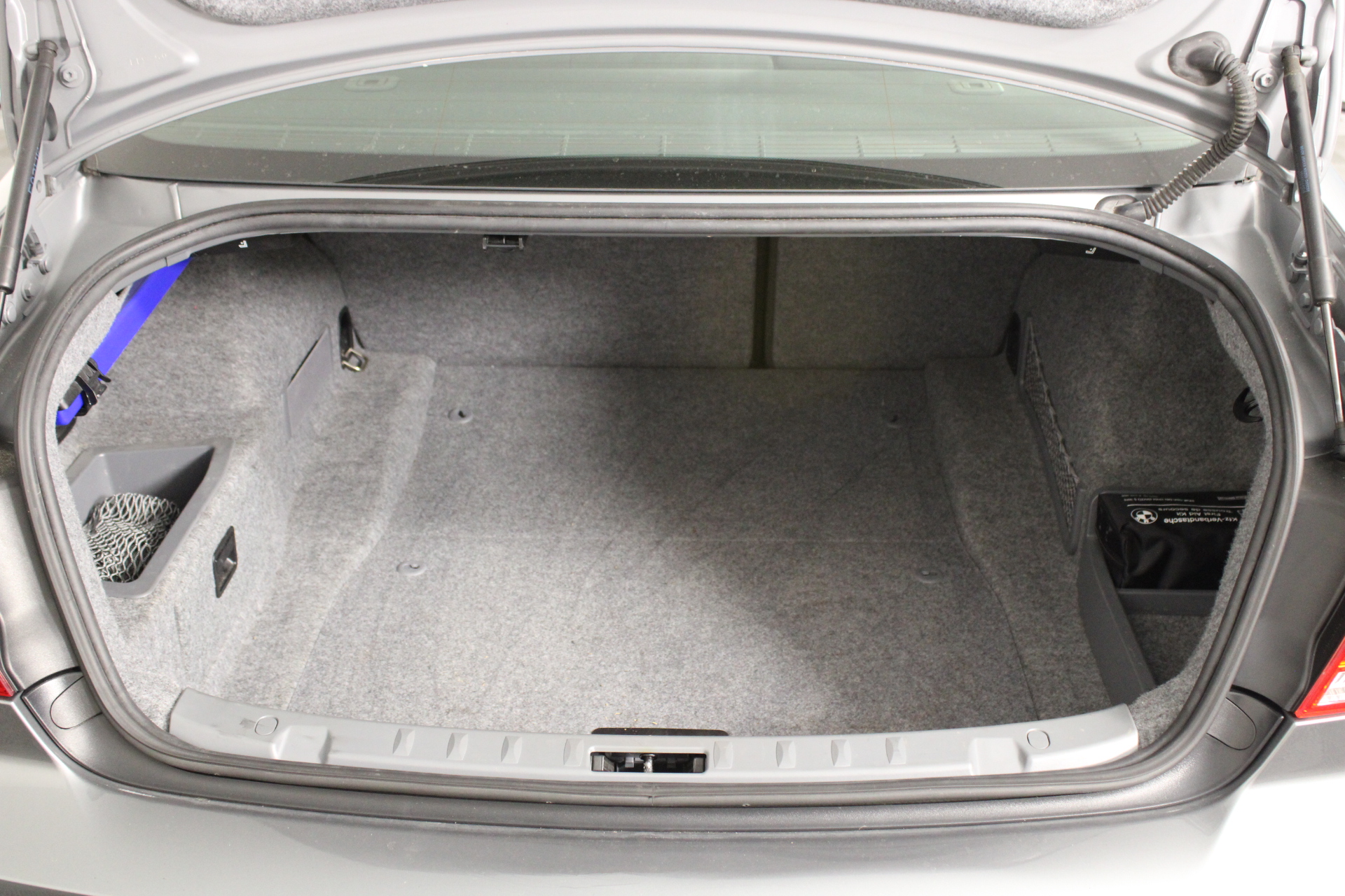 ROYAL SOVEREIGN Money Handling Security Box/Cash Box.