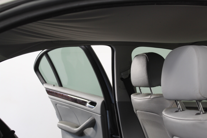 MANFROTTO Hooks for 3 Background Rolls.