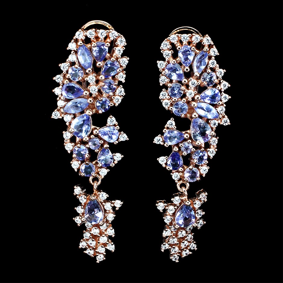 7-8mm White Pearls & Gold Plated Rhinestone Stretch Bracelet.