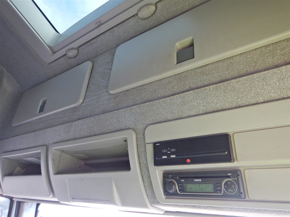 3x L'OREAL Men's Targeting Roll-On