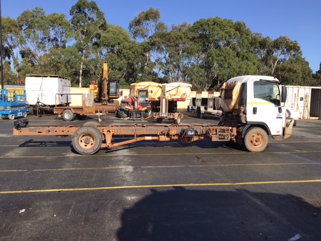 PuErDe Multigame 28-042 Surgical Gown Pack - New