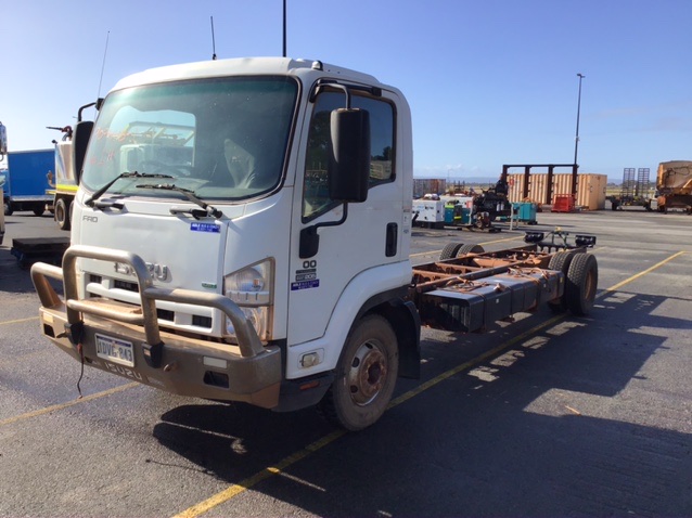 PuErDe Multigate 29-381 Isolation Gown Non Medical - New