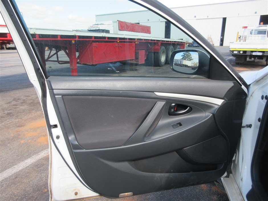 Elegant 18K Yellow Gold plated Simulated Diamond anklet