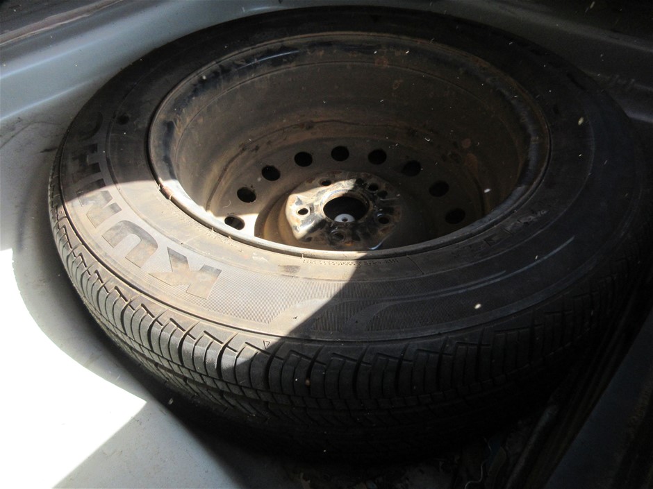 5 Carat round 5 white diamond each CVD Uncertified