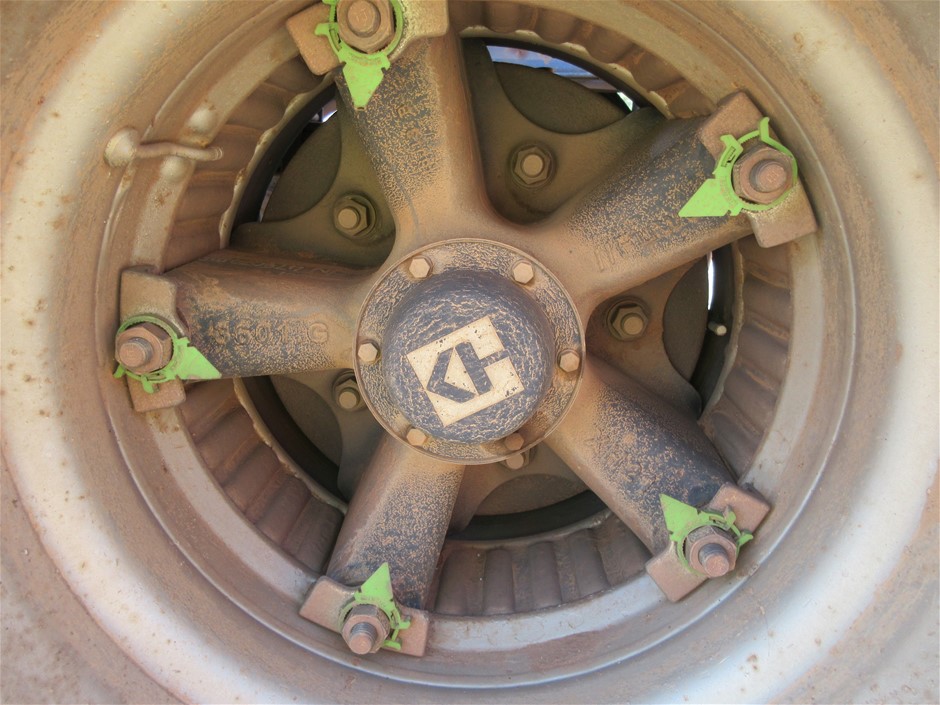 2016 UNC 50c HOLDEN HERITAGE COLLECTION HQ Kingswood COIN ON CARD