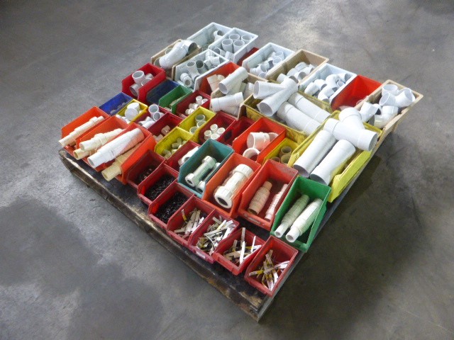 HOLDEN MOTORING SET OF 7 LOGO PIN COLLECTION SET IN PRESENTATION BOX