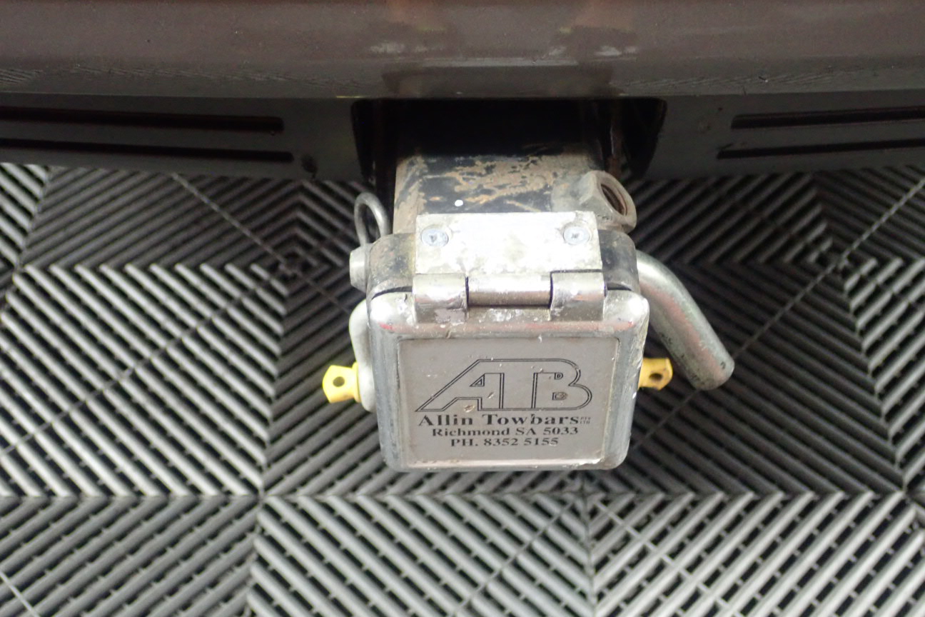 2025 ALIEN Colour Silver Stunner 43 mm Coin COA LTD 5000, We are Not Alone