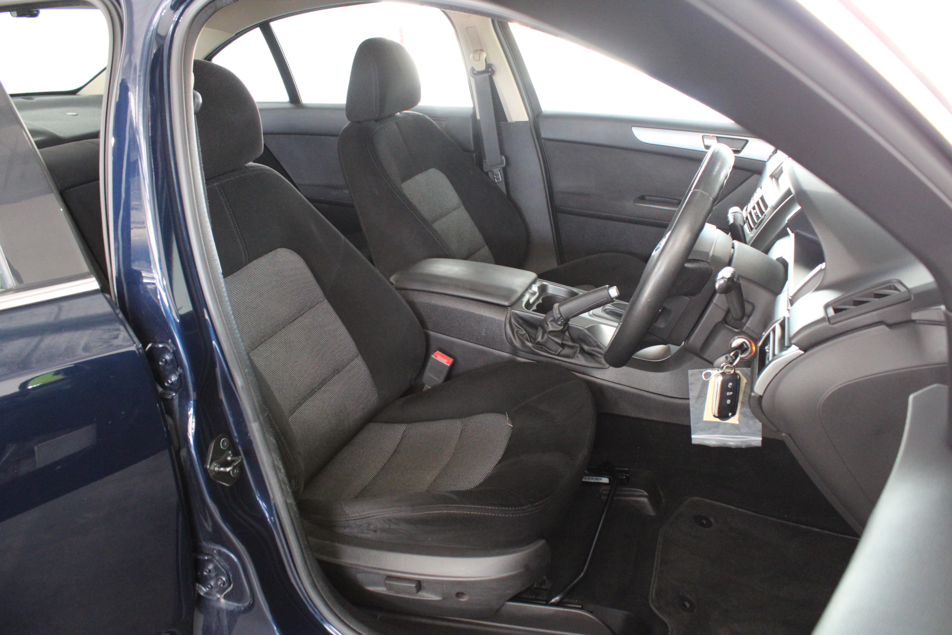 10mm Turquoise with 'O' Toggle Gemstone Beaded Necklace