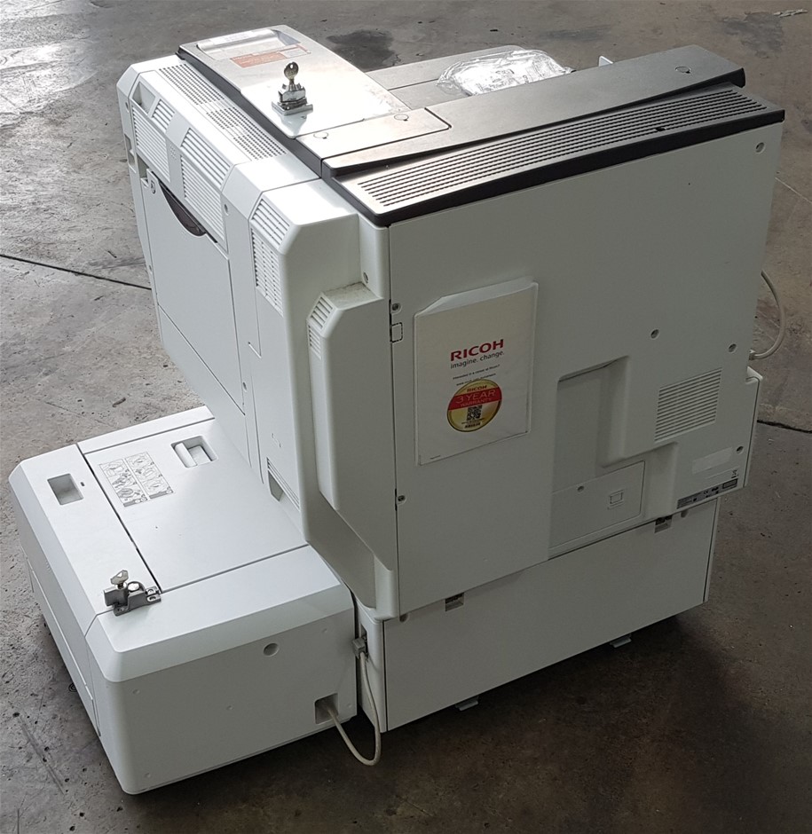 1/100 Scottdale x 2, 1 gram Valcumbi silver bars x 2 & 1 Kilo Copper Bar