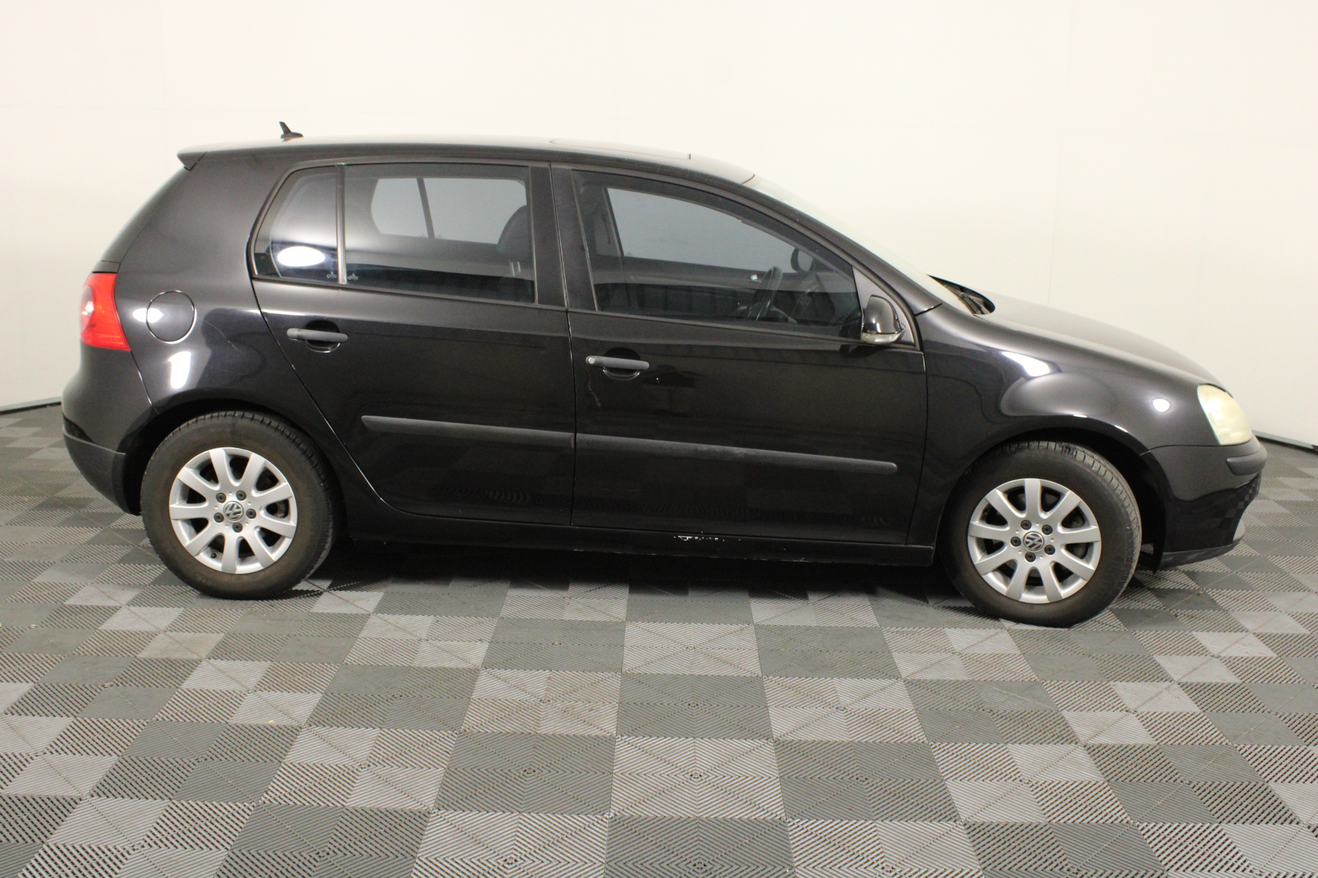 2022 Queen Elizabeth Platinum Jubilee Gold plated Medallion