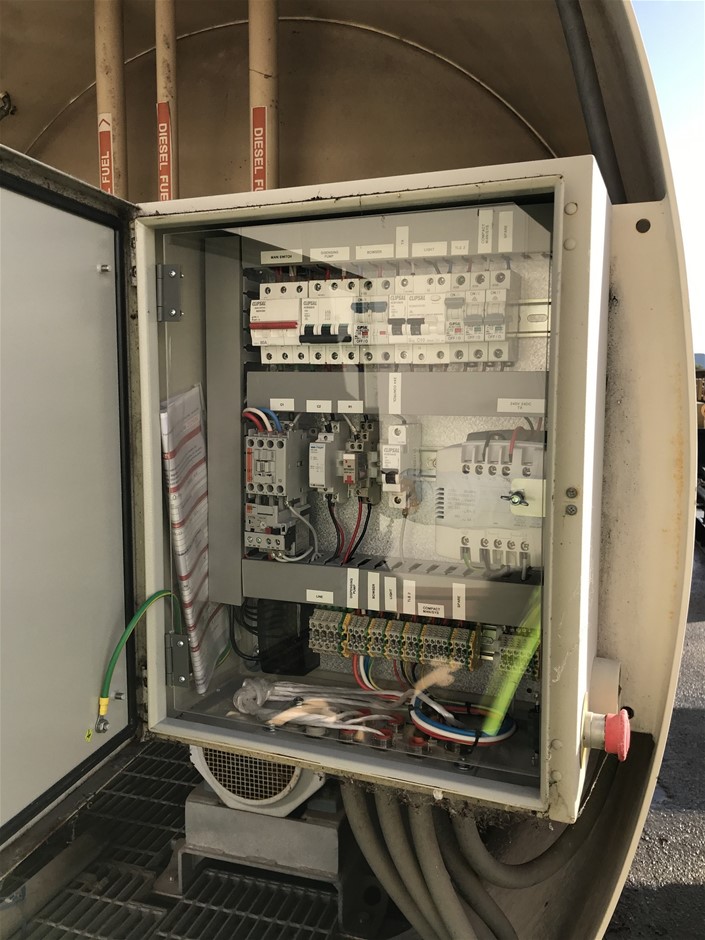 1/100 Scottdale gold bar x 2, 1 Gram Valcumbi & 1Germania Silver bar x 2 ea