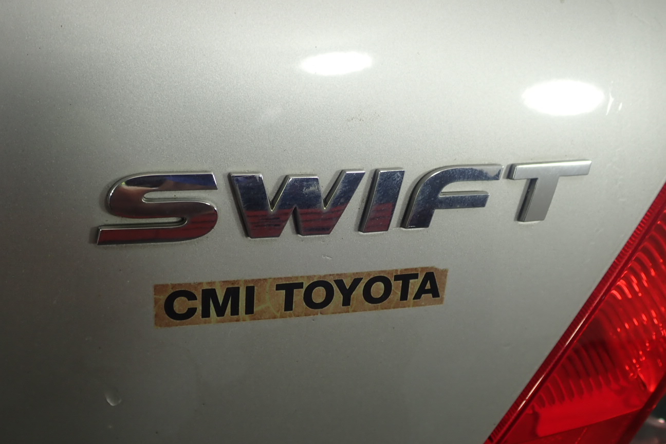 2010 BATHURST WINNER ANTIQUE GOLD MEDALLION LOWNDES HOLDEN VE COMMODORE