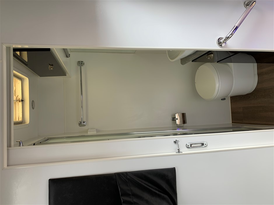 2022 Queen Elizabeth Platinum Jubilee Gold plated Medallion