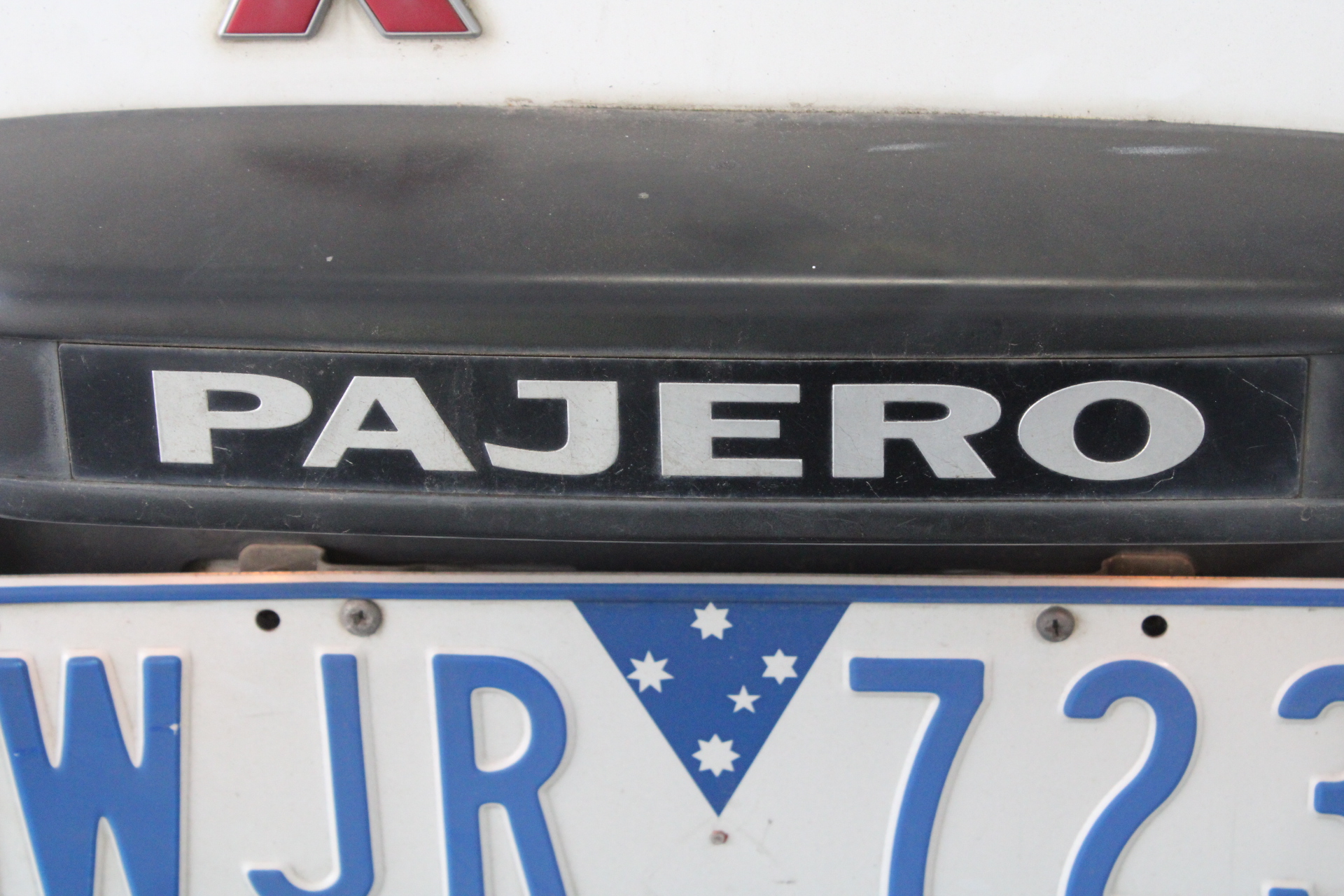 Australia: 2012 Two Dollars QEII Remembrance $2