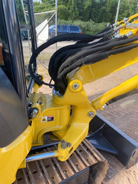 STEELSERIES Apex Pro TKL Wireless (Compact) 0.1-4.0mm Adjustable Hyper-Magn