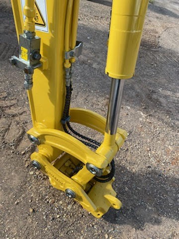 XUANPAD Mini Projector FHD 1080P Portable Multimedia Video Projector 55000