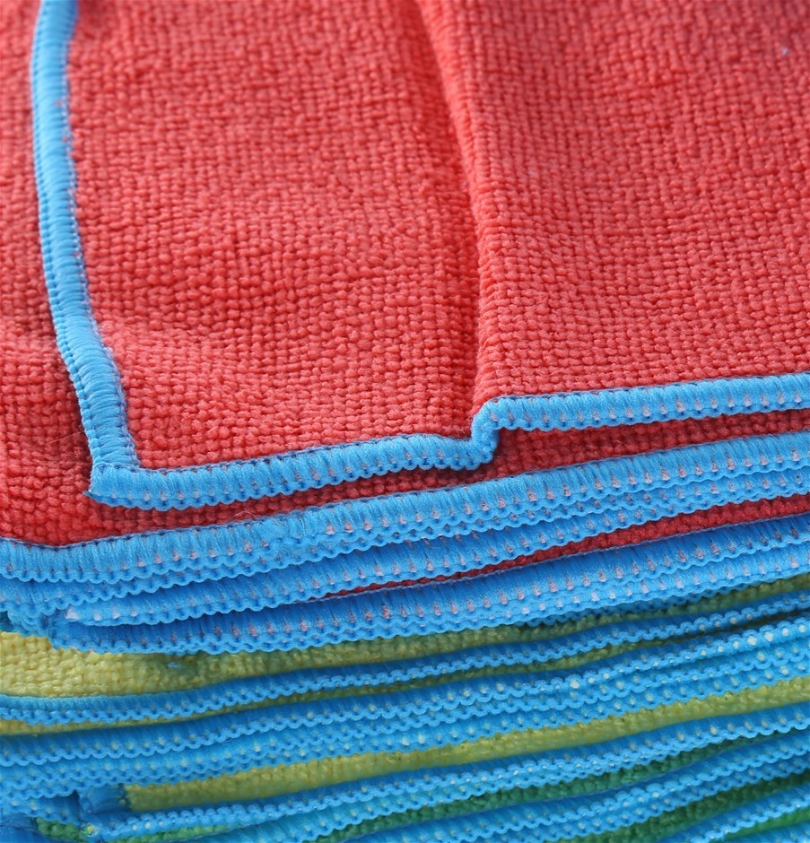 Nike Air Jordan US 9 And Roots of Canada Backpack , both minor use .