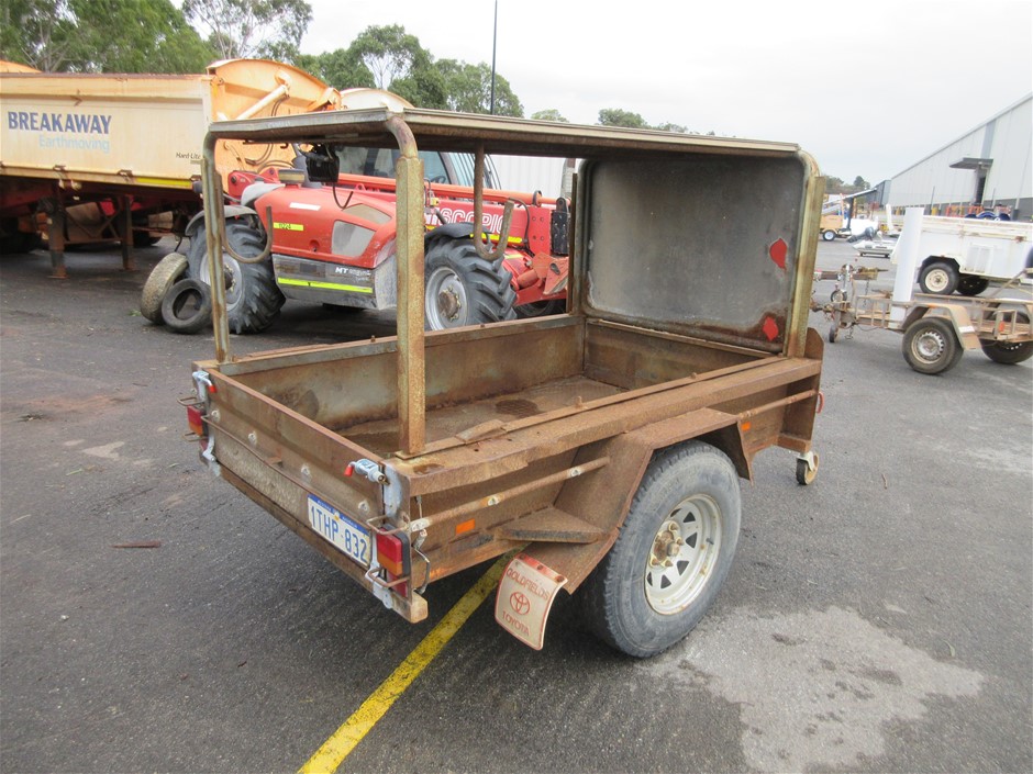 KARCHER K3 HR 1950 PSI Car & Deck Pressure Washer Kit.