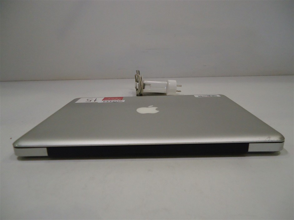 9K Yellow Gold BRACELETUE SAPPHIRE RING