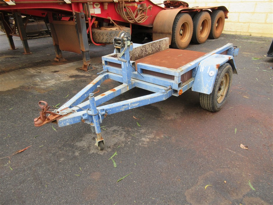 Black Volcanic Lava Rock Beaded Crystal Initial "O" Bracelet - Yellow