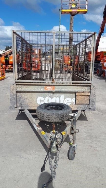 Quantity of 200 1650mm Star Pickets (Unused)