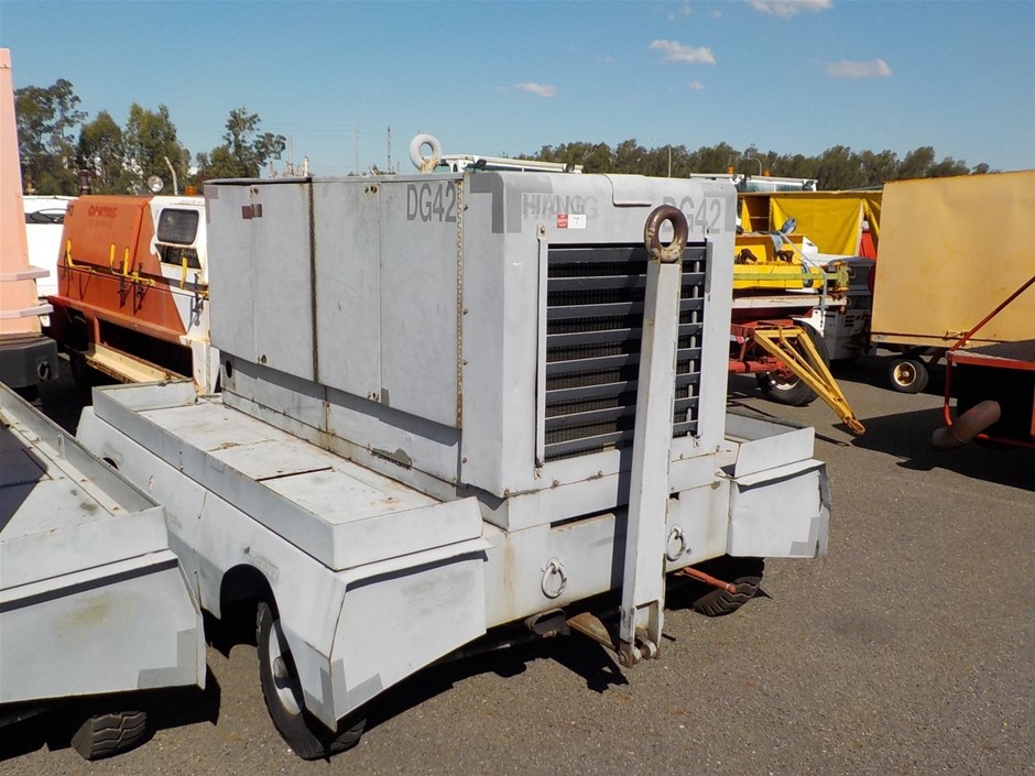 Duchesse De Paris Brut Blanc De Blancs NV (6x 750mL), France.