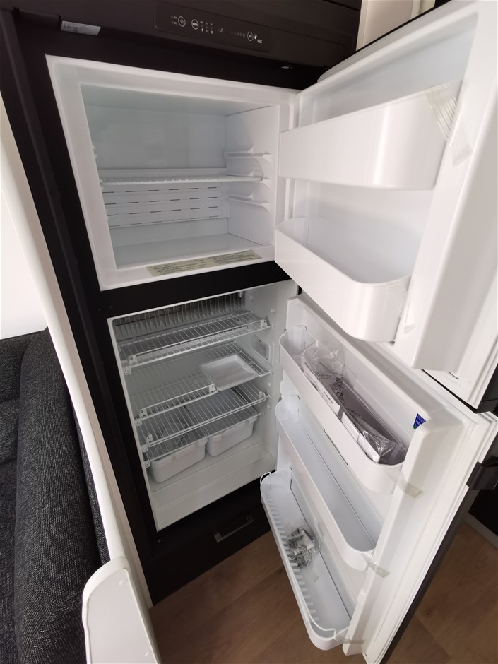 2 Monkeys Semillon Sauvignon Blanc 2025 (12x 750mL) SEA