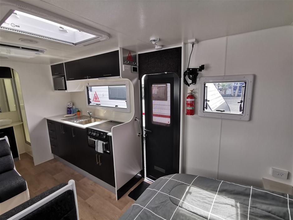 Bleeding Heart Chardonnay (12x 750mL) Adelaide Hills